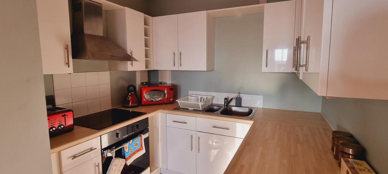 Modern And Spacious Swansea Centre Apartment Bagian luar foto